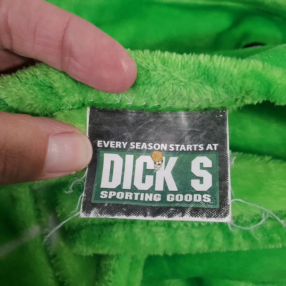 DICK'S Sporting Goods Green Soccer Ball Field‎ Throw Blanket
